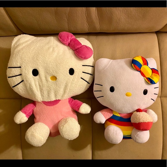 Hello Kitty Plush Doll w/ Back Pouch& Cupcake Doll